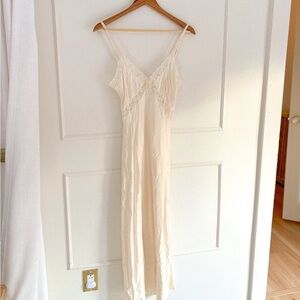 Chic Cream Lace Midi Dress